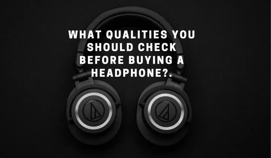 black headphones 