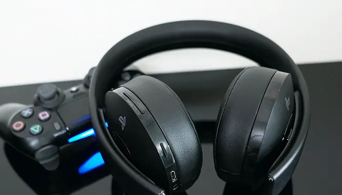 BLUETOOTH HEADPHONES AND PS4