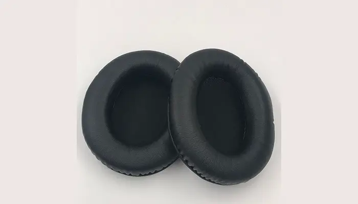 earcups of both headphones